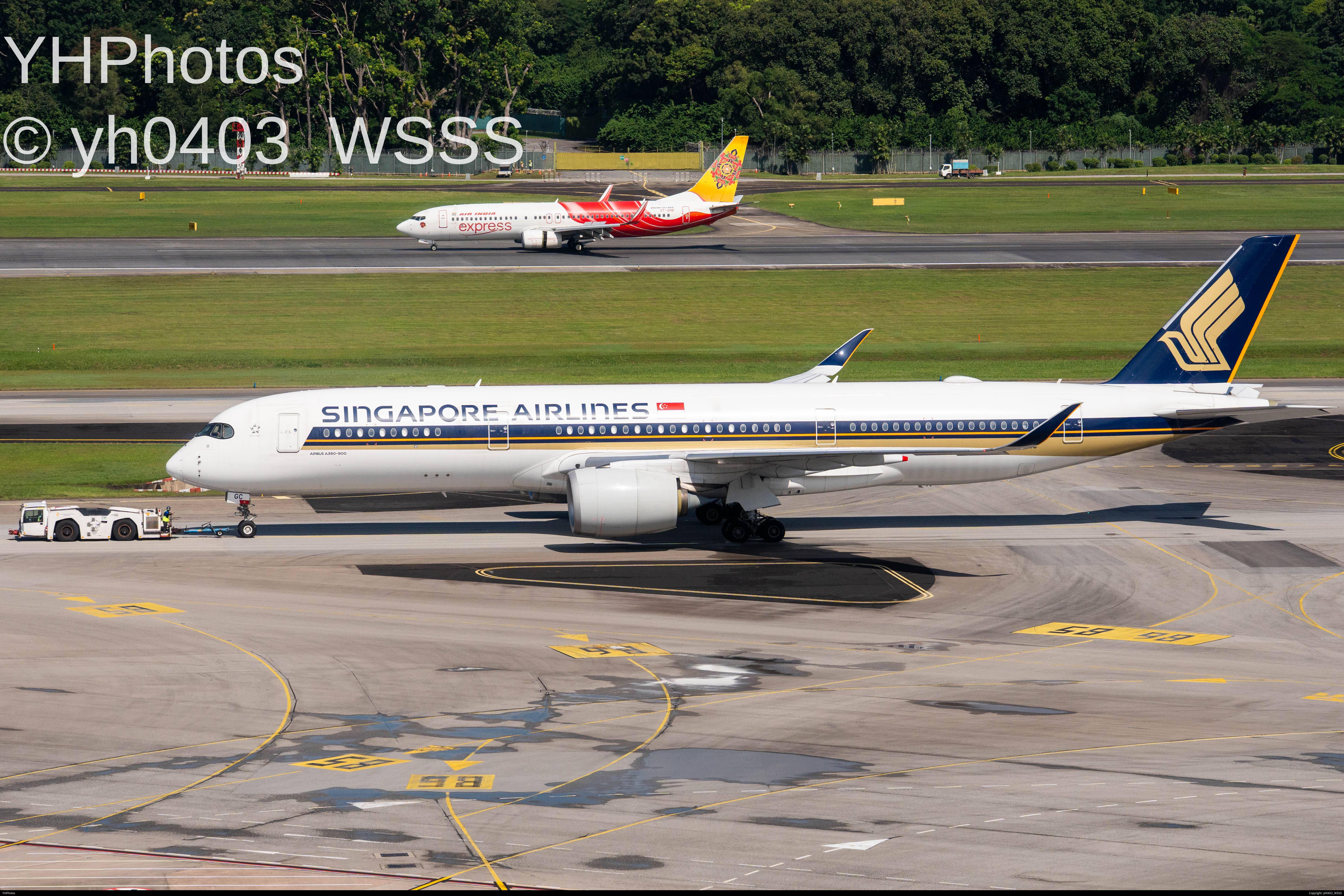 9V-SGC 新加坡航空359对地合影