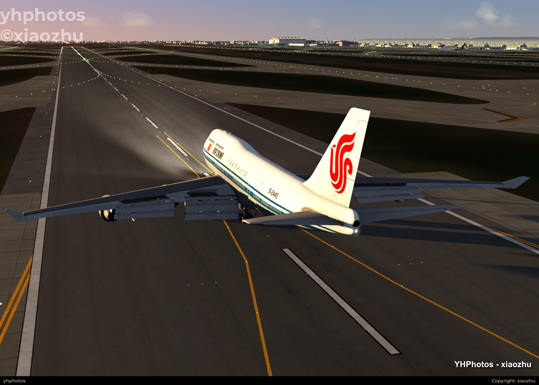 B-2445黄金光于PVG滑跑